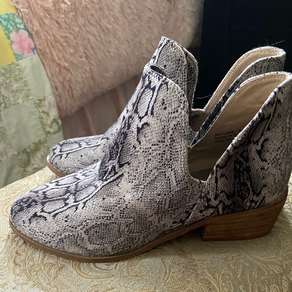 Corky’s Booties